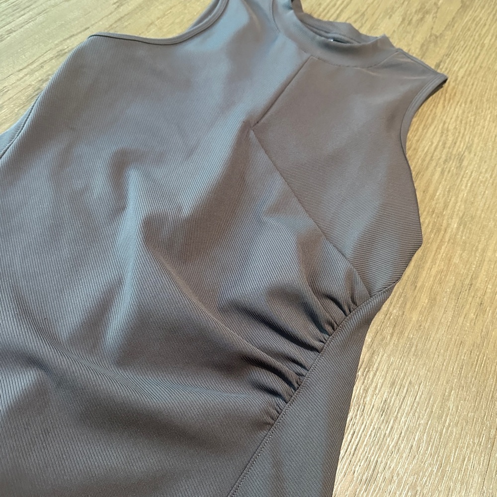 Athleta Charcoal Gray Ribbed Ruched Sleeveless Top - Picture 2 of 6